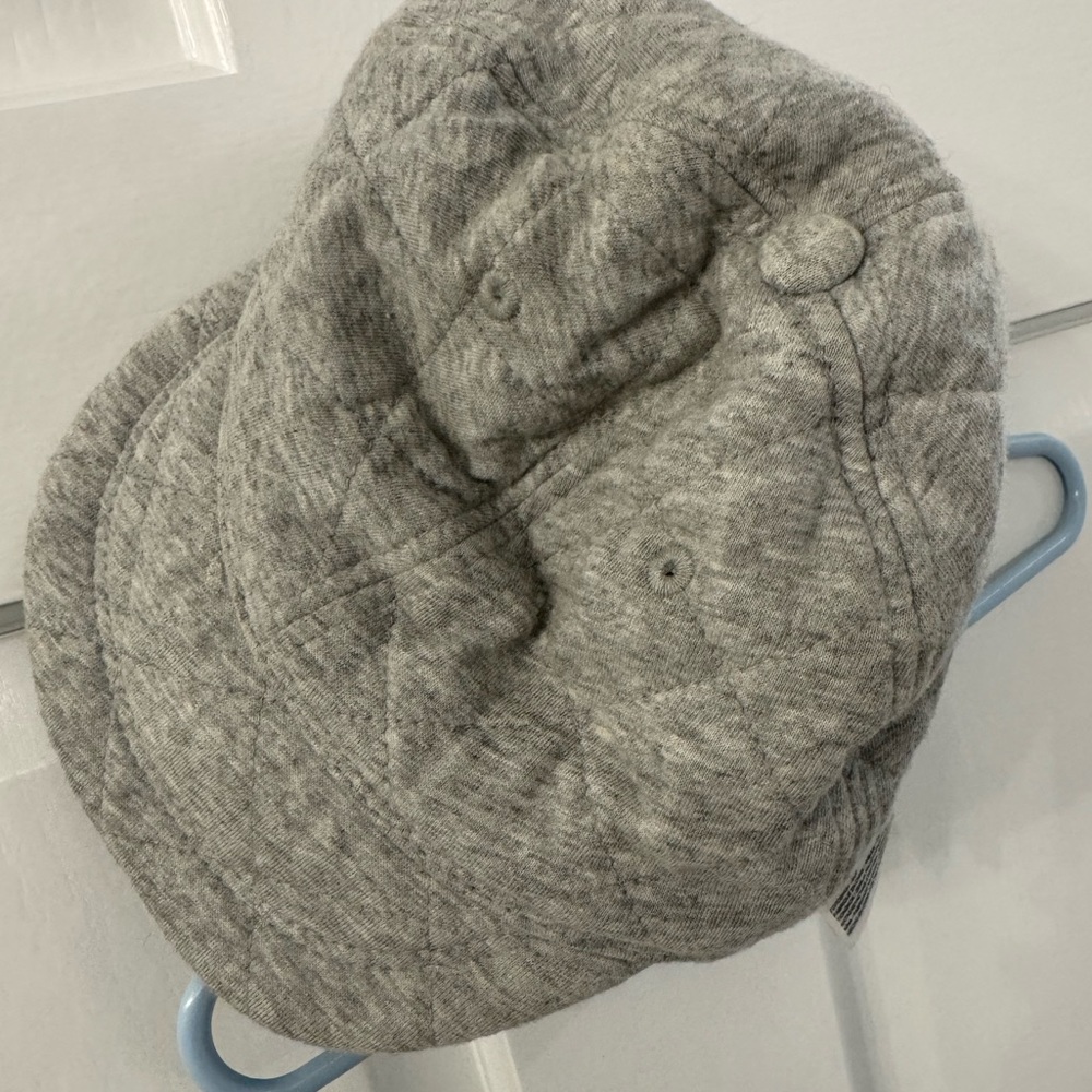 Gap hat 18-24 months